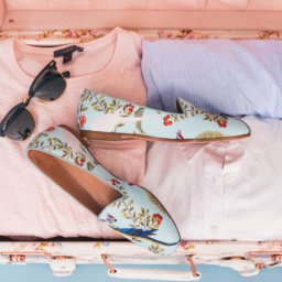 10 Carry-On Essentials for Any Long Airplane Ride | Cartageous.com/Blog