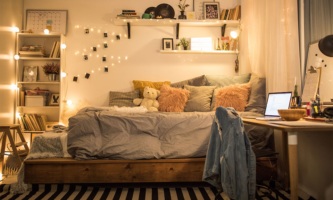 Cart_Dorm-Room-Must-Haves_Feature-Image